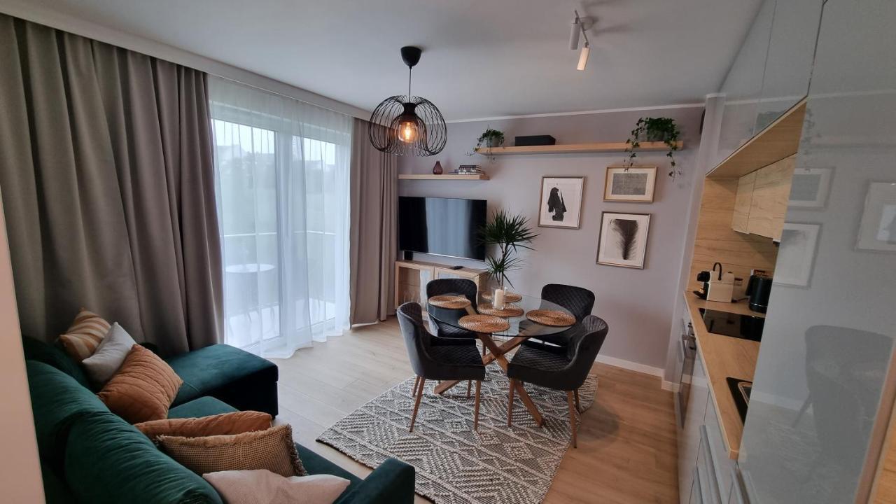 Apartament Mlody Gdansk - Bezplatny Parking, Mocne Wifi, Dobre Polaczenie Z Lotniskiem المظهر الخارجي الصورة